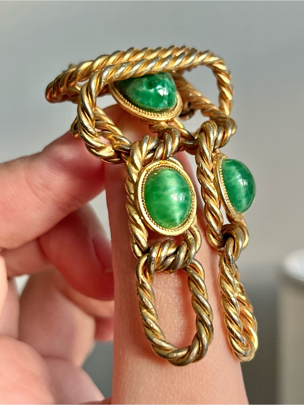 Authentic Vintage Dior 1967 Jade Green Glass Cabochon Braided Gold Drop Brooch - Picture 4 of 6